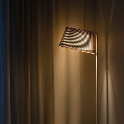 Owalo 7010 Vloerlamp Walnoot