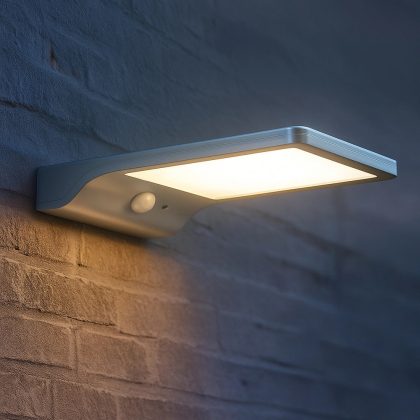 Solar wandlamp slim met 36 leds en bewegingsmelder zilver